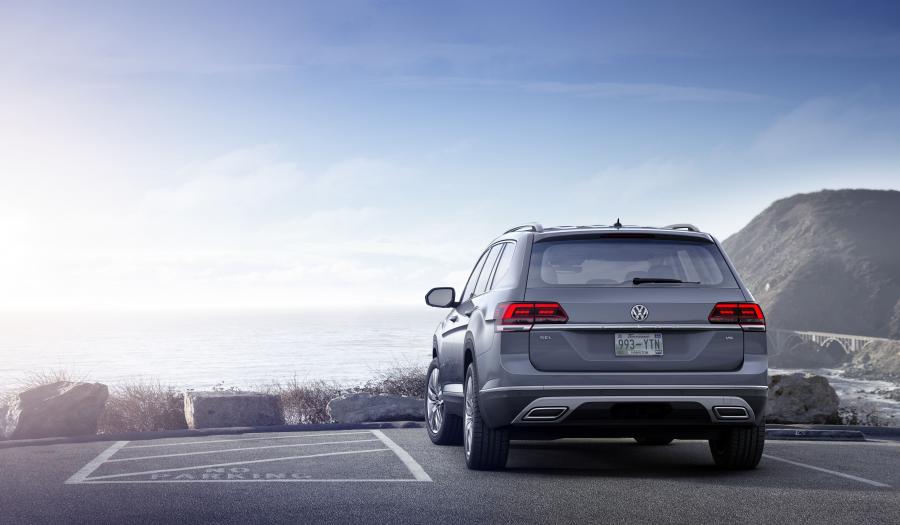  Volkswagen Atlas V6 2017 года  (фото 13 из 46)